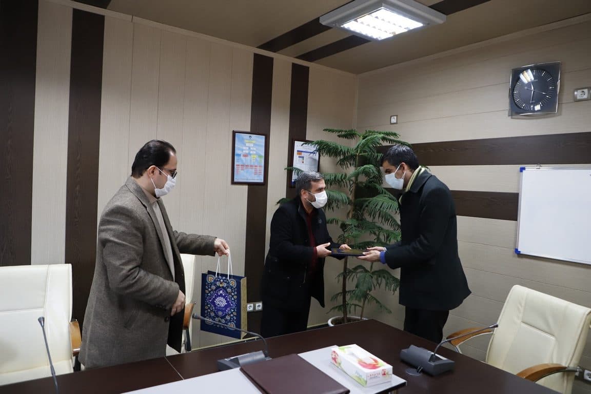 حوزه هنری آذربایجان غربی آماده همکاری با مجموعه پزشکی استان در تولید آثار فاخر هنری در راستای حفظ سلامت جامعه است