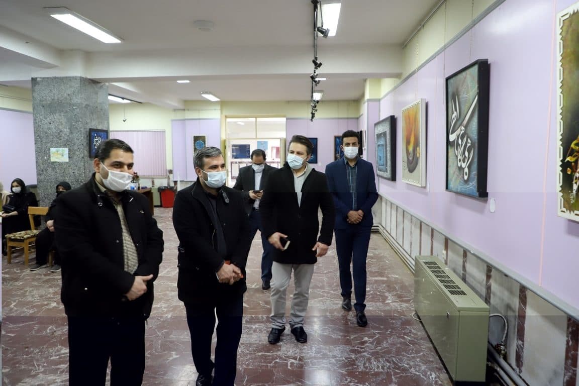 رئیس حوزه هنری آذربایجان غربی از « نمایشگاه نقاشیخط کاظم خراسانی مقدم» در شهرستان خوی بازدید کرد