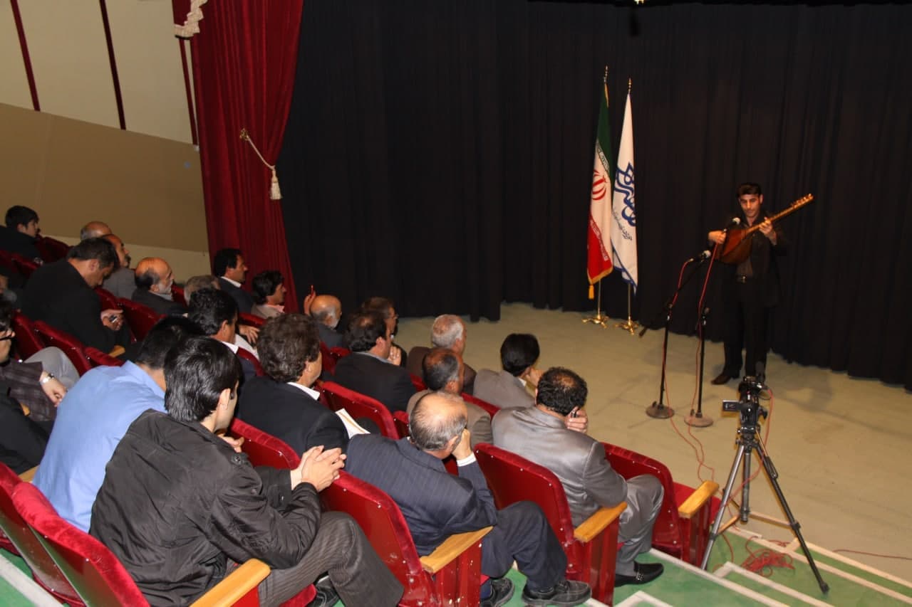 « کانون عاشیقهای حوزه هنری آذربایجان غربی » در عرصه موسیقی عاشیقی آذربایجان کارنامه موفقی دارد