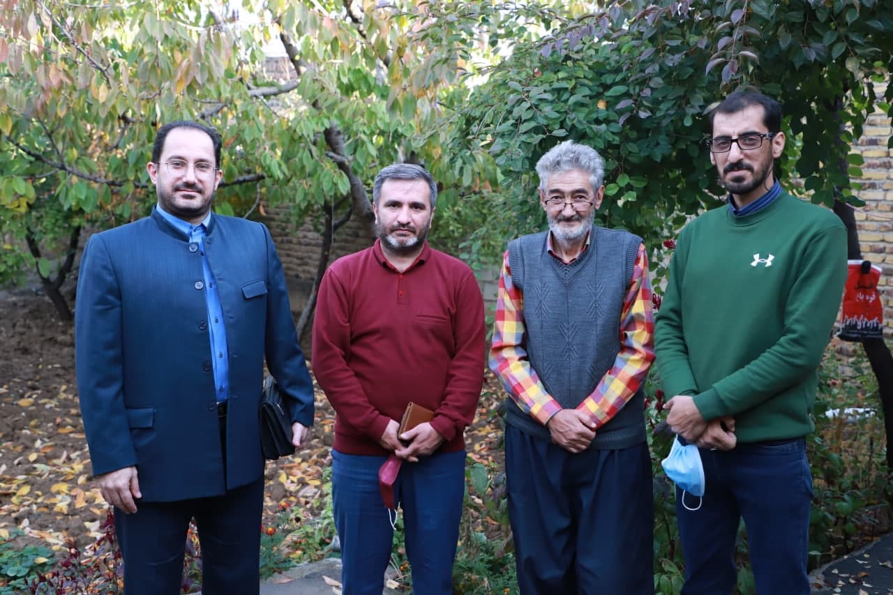 رئیس حوزه هنری انقلاب اسلامی آذربایجان غربی با هنرمند پیشکسوت تئاتر استان دیدار کرد