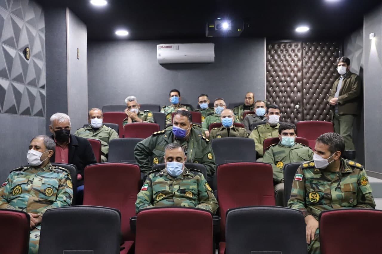 « منصور» برای جمعی از پرسنل ارتش جمهوری اسلامی ایران در ارومیه اکران اختصاصی شد