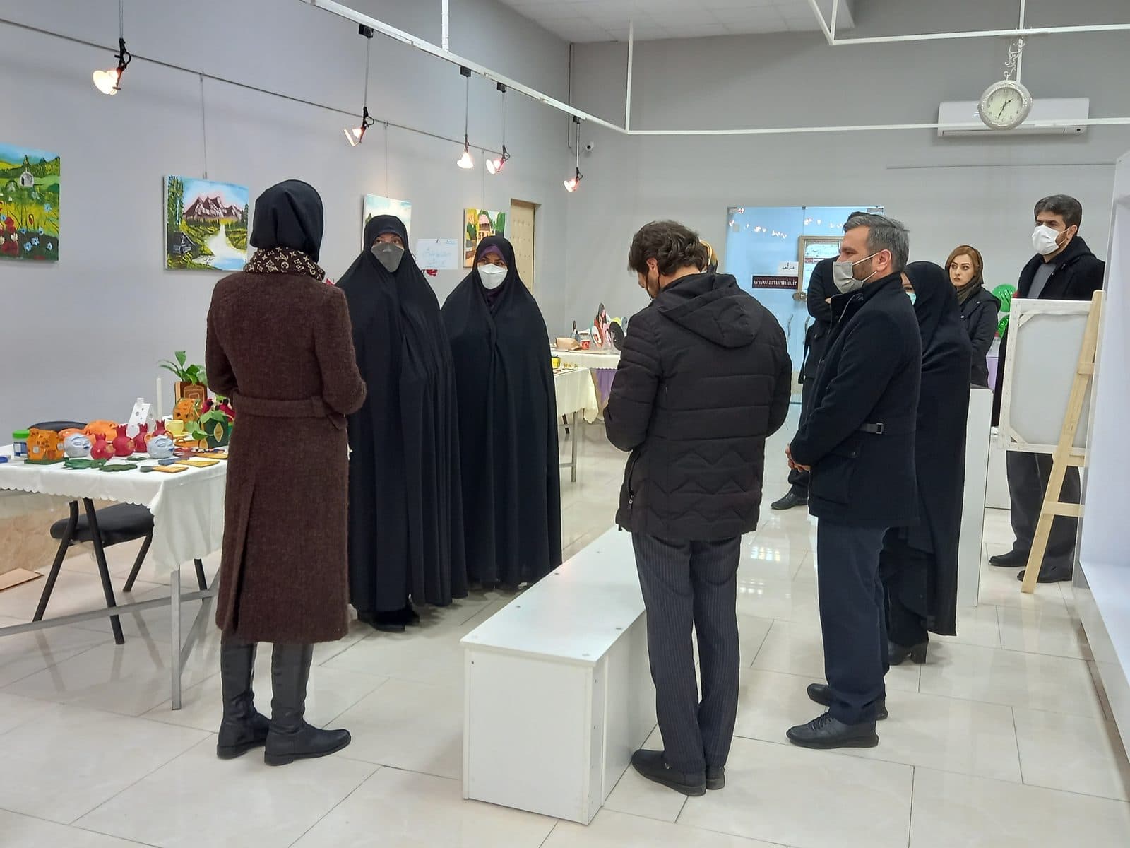 مدیرکل دفتر امور بانوان و خانواده استانداری آذربایجان غربی از« نمایشگاه هنرمندان اوتیسم ارومیه» بازدید کرد