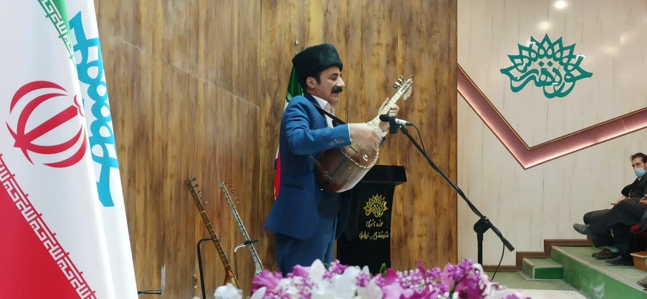 عاشیق های آذربایجان غربی دهه فجر را در ارومیه گرامی داشتند