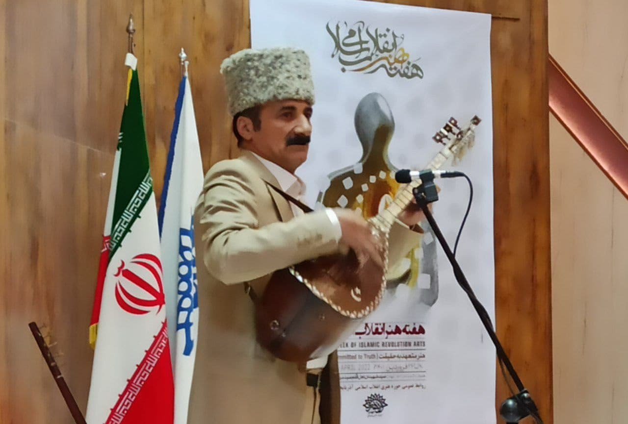 « کانون عاشیقهای حوزه هنری آذربایجان غربی» ویژه برنامه گرامیداشت « هفته هنر انقلاب اسلامی» را برگزار کرد