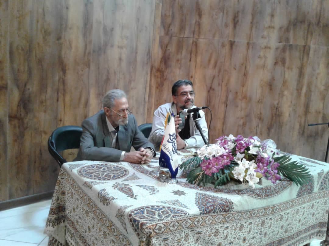 « الگو های ادبیات طنز ایران» در محفل طنز حوزه هنری آذربایجان غربی بررسی شد
