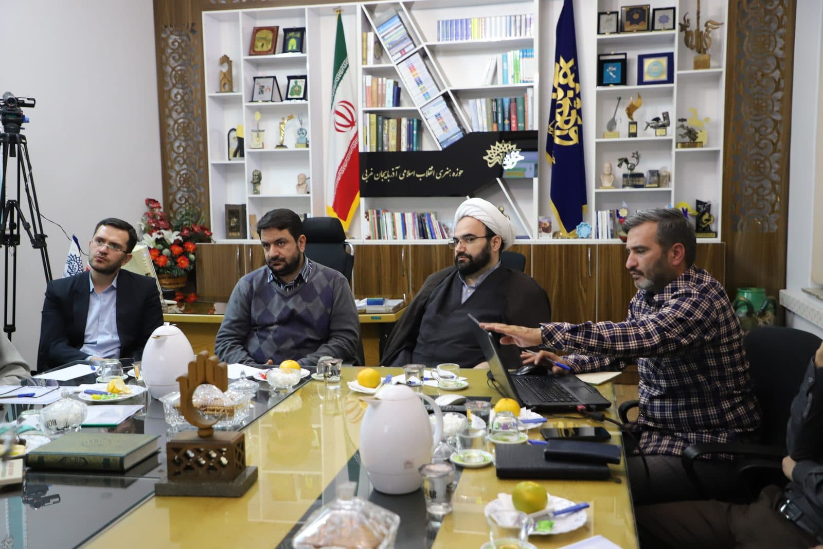 نشست هم اندیشی سند تحول زیست بوم فرهنگی حوزه هنری آذربایجان غربی در ارومیه برگزار شد