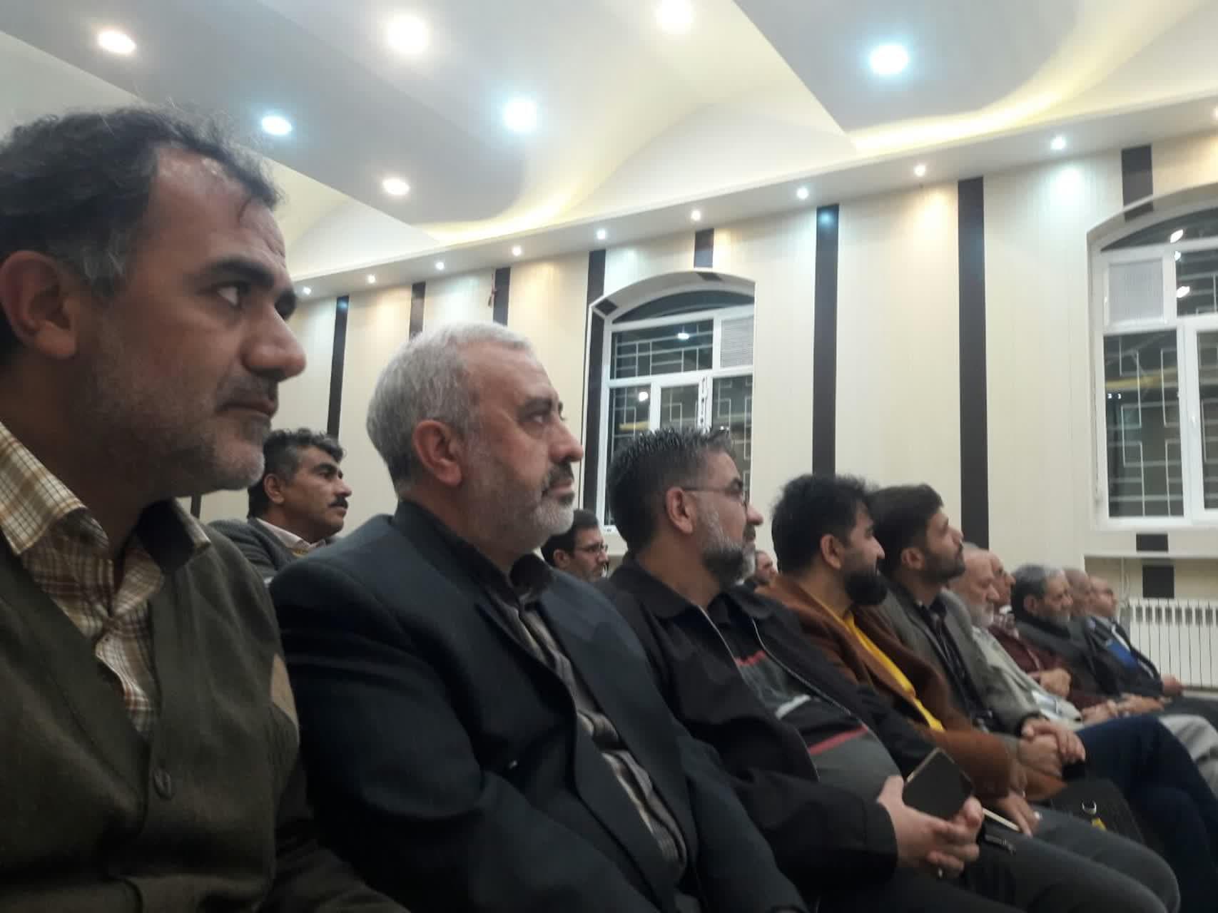 جشنواره ملی شعر و موسیقی ایران با حضور شاعران حوزه هنری آذربایجان غربی برگزار شد