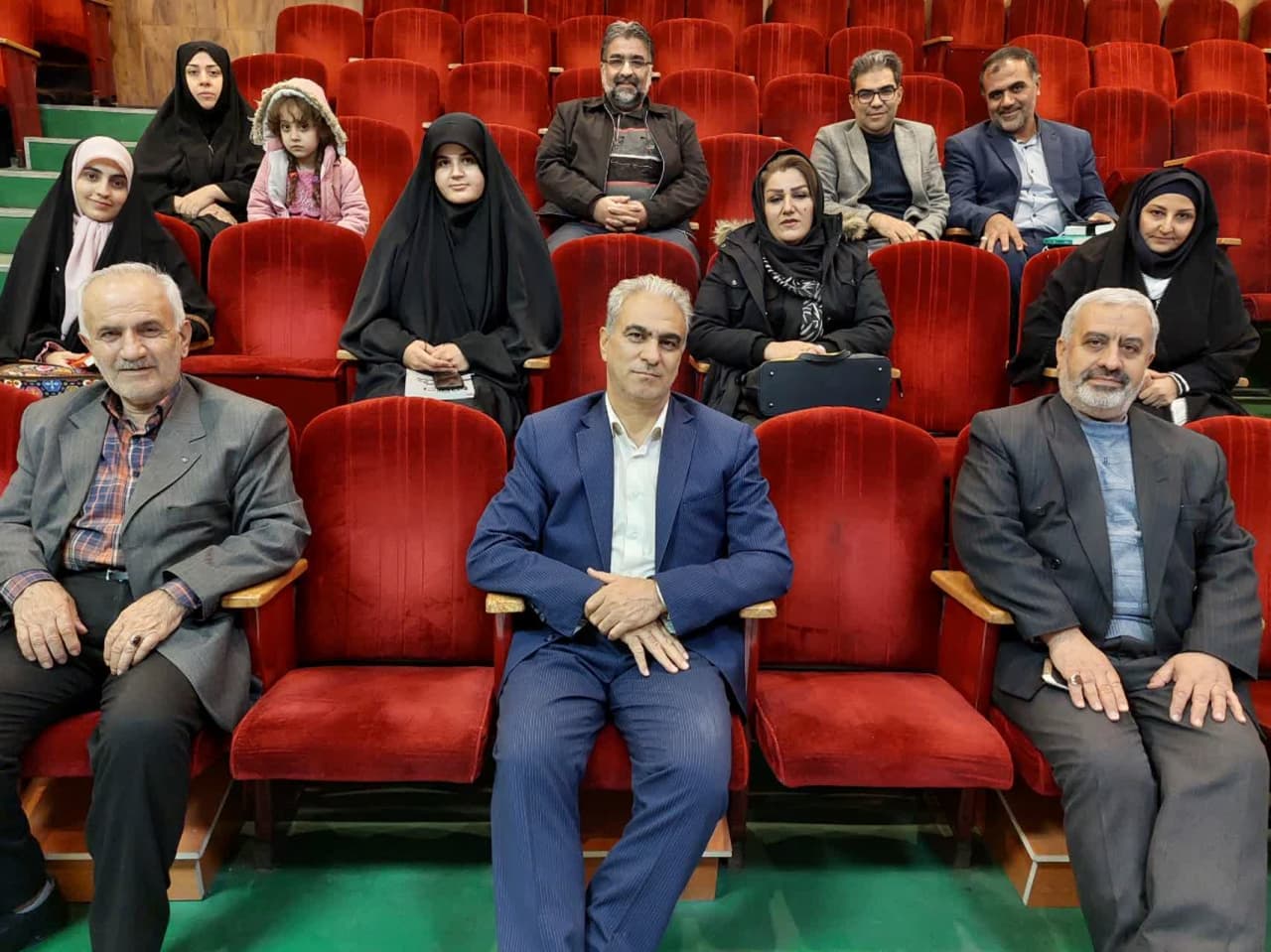 جامعه امروز ما در بیان مسائل اجتماعی به نویسندگان طنزپرداز توانمند نیاز دارد