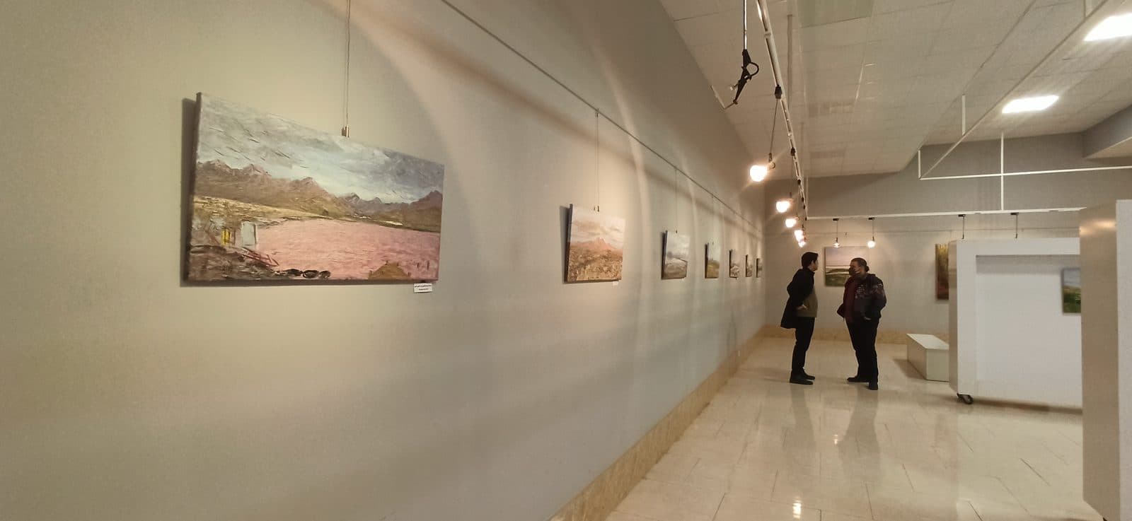 نگارخانه حوزه هنری آذربایجان غربی میزبان « آن سوی رنگ» است
