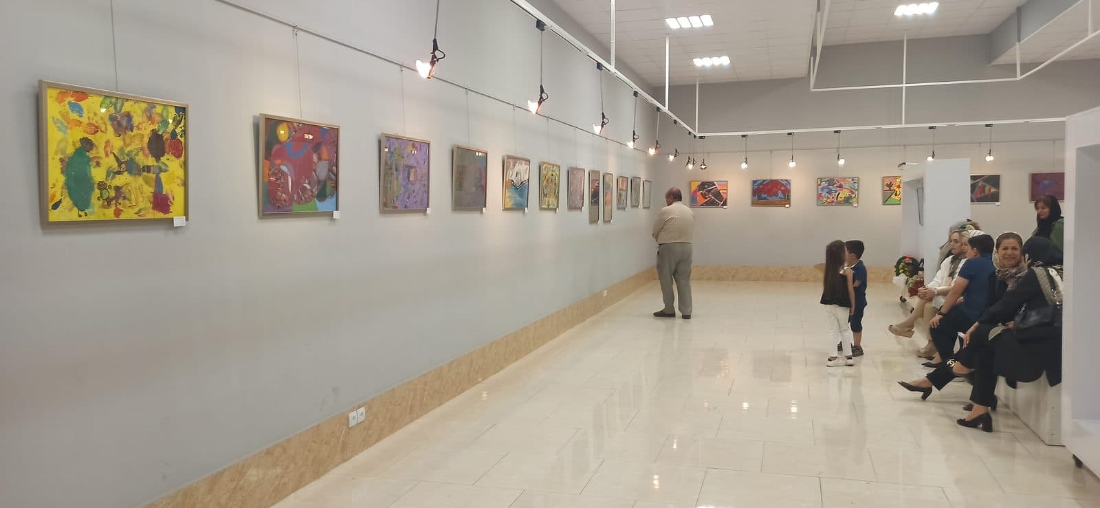 هنرمندان کودک ارومیه آثار هنری خود را در نگارخانه حوزه هنری آذربایجان غربی به نمایش گذاشتند