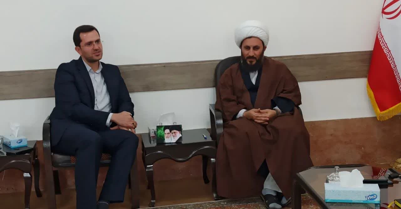 رئیس حوزه هنری آذربایجان غربی با امام جمعه شهرستان خوی دیدار و گفتگو کرد
