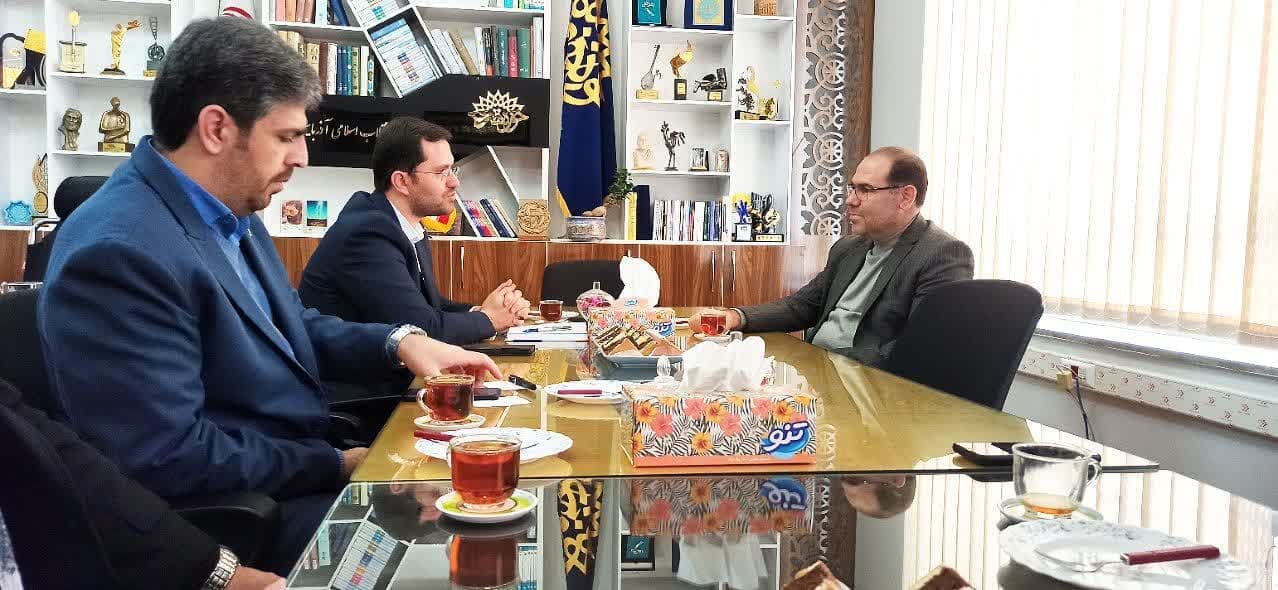 ما همکاری فرهنگی هنری با دانشگاه را برای خود یک وظیفه مهم می‌دانیم