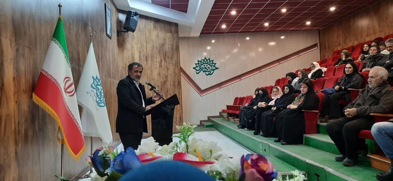 محفل طنز« دشمن‌کوب» در ارومیه برگزار شد