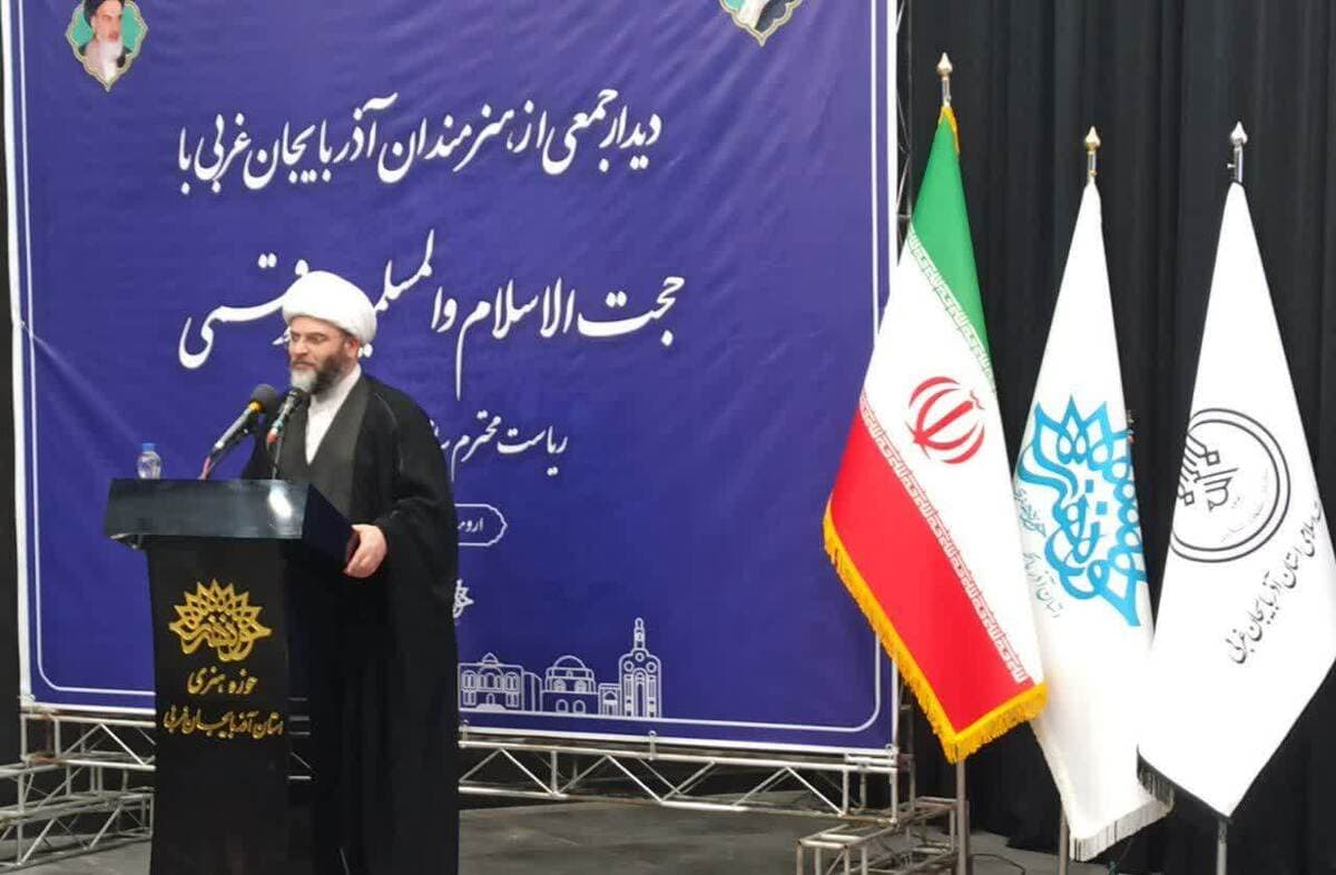 رئیس سازمان تبلیغات اسلامی کشور با هنرمندان ارومیه دیدار و گفتگو کرد