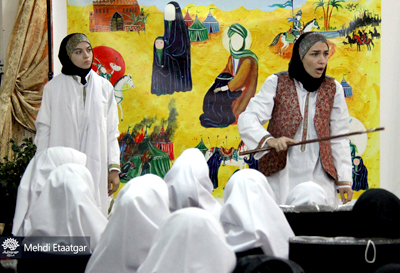 پرده‌های عاشورایی به مدارس قم می‌روند