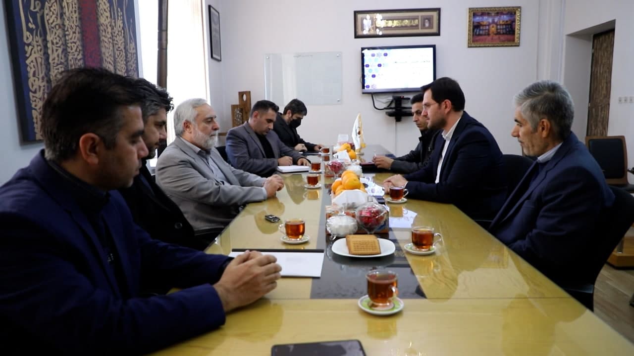 رئیس بنیاد ایران شناسی با رئیس حوزه هنری آذربایجان غربی دیدار و گفتگو کرد