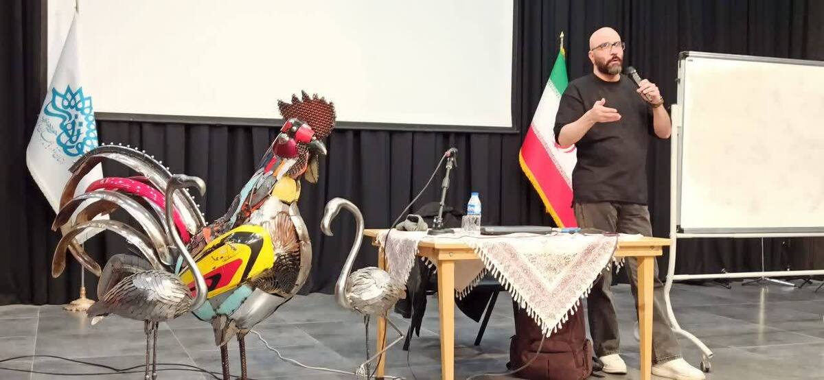 «استندآپ کمدی» در سومین روز هشتمین رویداد آموزشی طنز «قلمه »نقد و بررسی شد